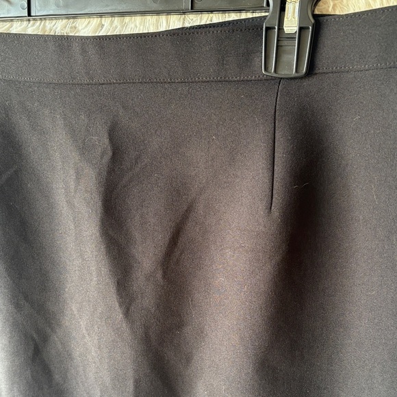 Liz Baker Elegant Black Pencil Skirt - Picture 4 of 6